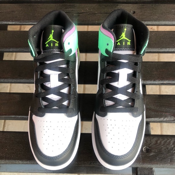 Air Jordan 1 Mid (554725 175) Pastels, NEW - Picture 4 of 7